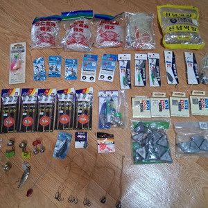 낚시 용품등 여러가지 있습니다 필요하신 분들은 편하게 보세요 전체세트 30000