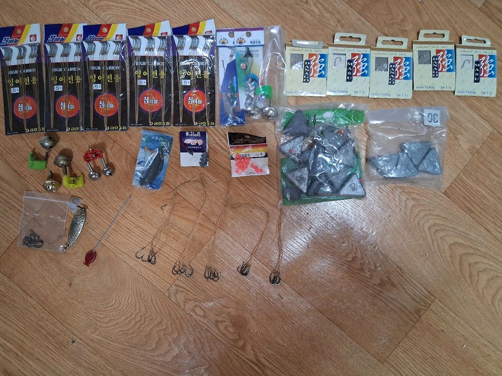 낚시 용품등 여러가지 있습니다 필요하신 분들은 편하게 보세요 전체세트 30000--2