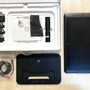 엑스피펜 XP-PEN Artist 15.6 Pro V2 팝니다.