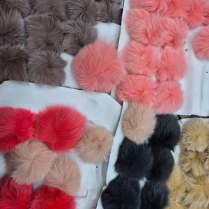 리얼폭스퍼 폼폼볼 이미지