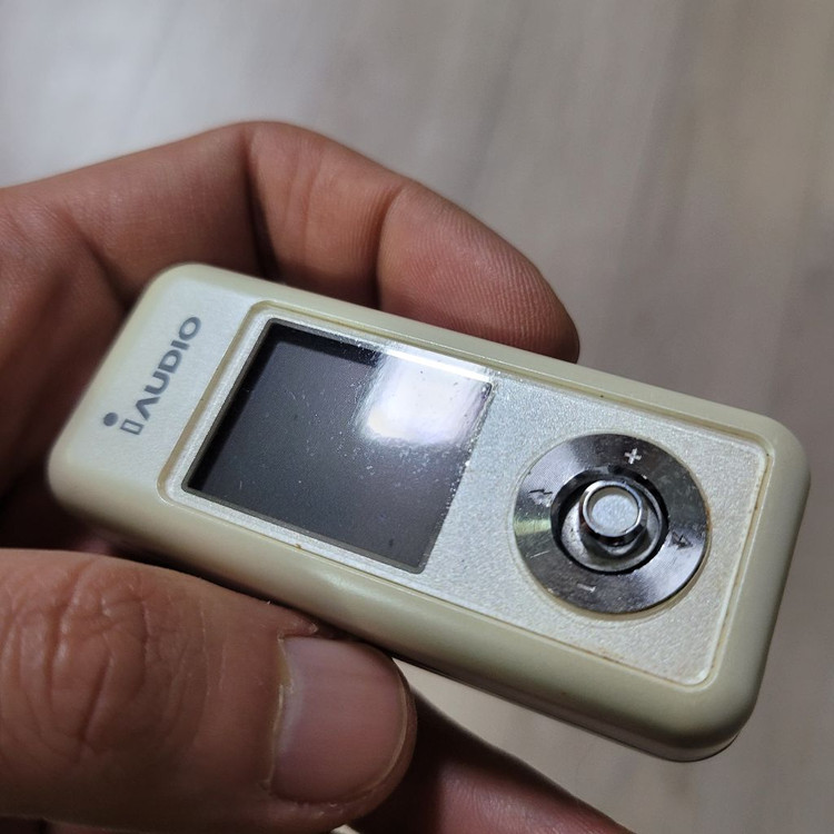 코원 아이오디오 U3 1기가 부품용--2