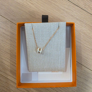 에르메스 미니팝아슈 목걸이 블랑/로즈골드 새상품(26.02 구입)