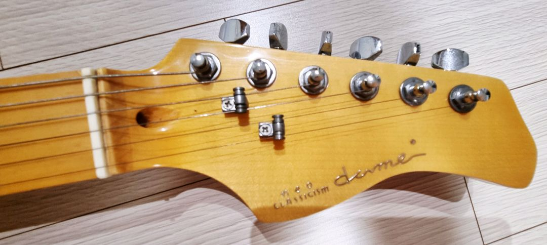 데임 neo classicism 일렉기타(아이보리) 이미지