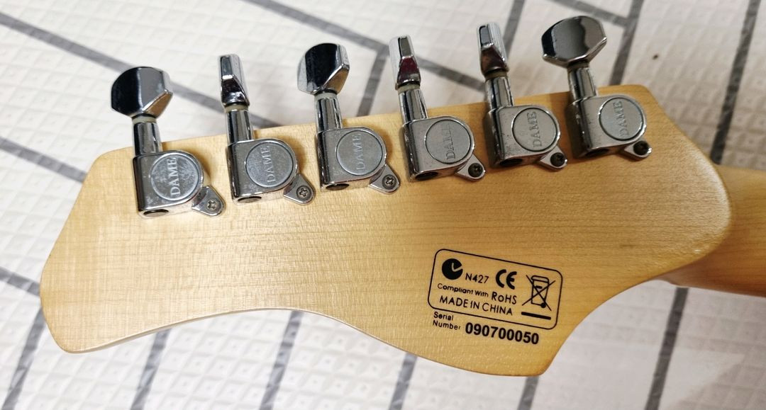 데임 neo classicism 일렉기타(아이보리) 이미지