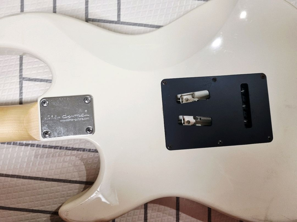 데임 neo classicism 일렉기타(아이보리) 이미지