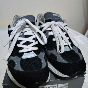 뉴발란스 992 메이드 인 USA 블랙 그레이 팝니다.(260)