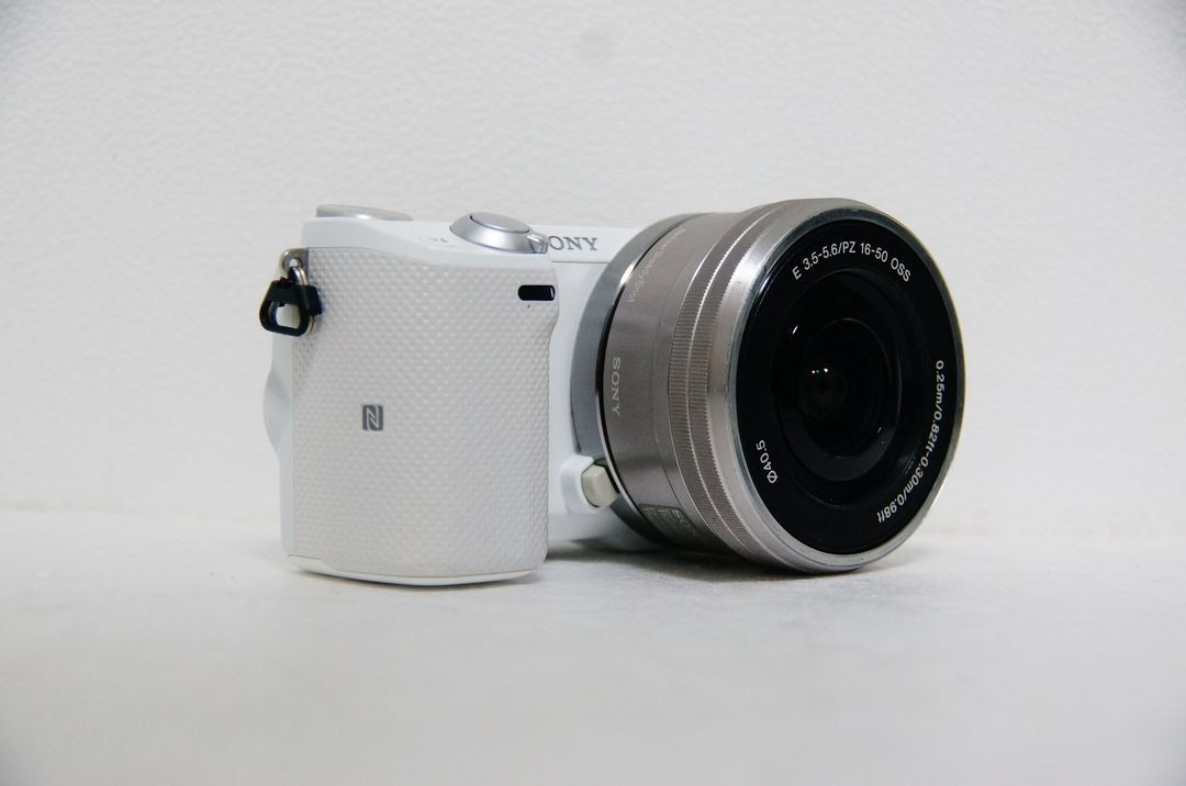 [소니] NEX-5T 화이트 미러리스 카메라팝니다.(1,708컷)--2