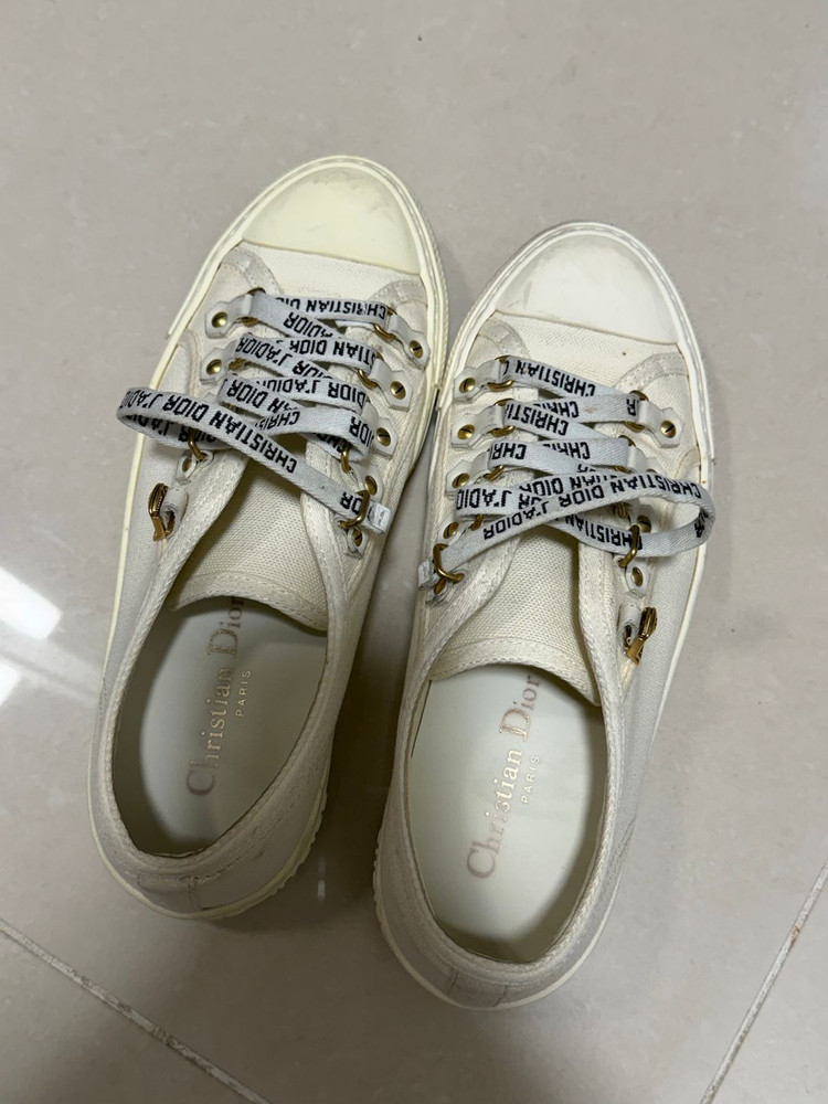 디올 운동화 판매합니다. 이미지