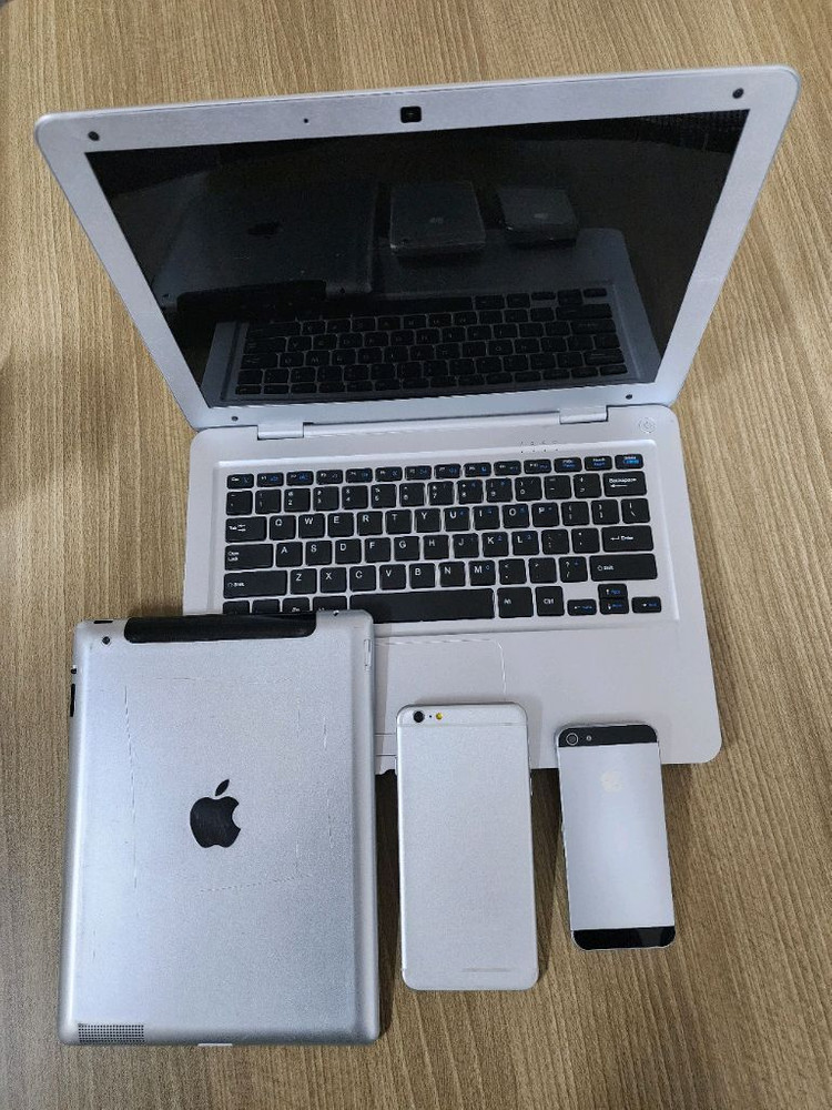 아이폰.패드.맥북 목각입니다--1