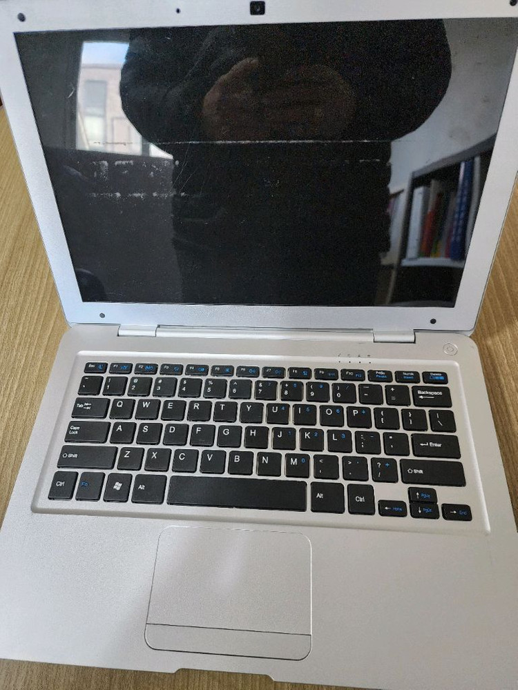 아이폰.패드.맥북 목각입니다--2