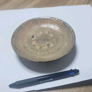 도자기, 문화재 관리국 스티커 부착됨.