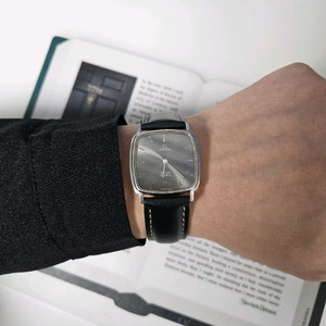 오메가(Omega) 드 빌(De Ville) 빈티지 쿼츠 사각 시계