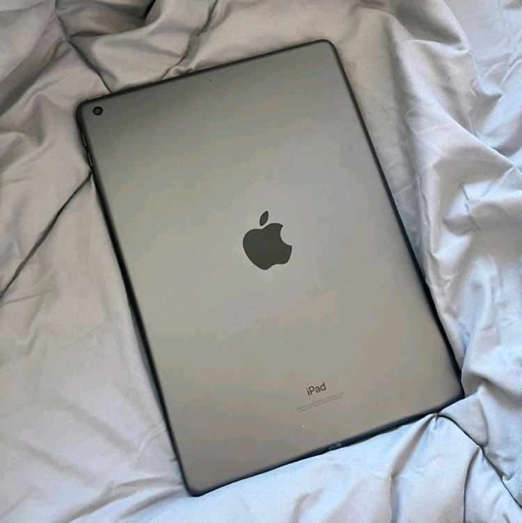 태블릿 5세대 64GB WiFi 이미지