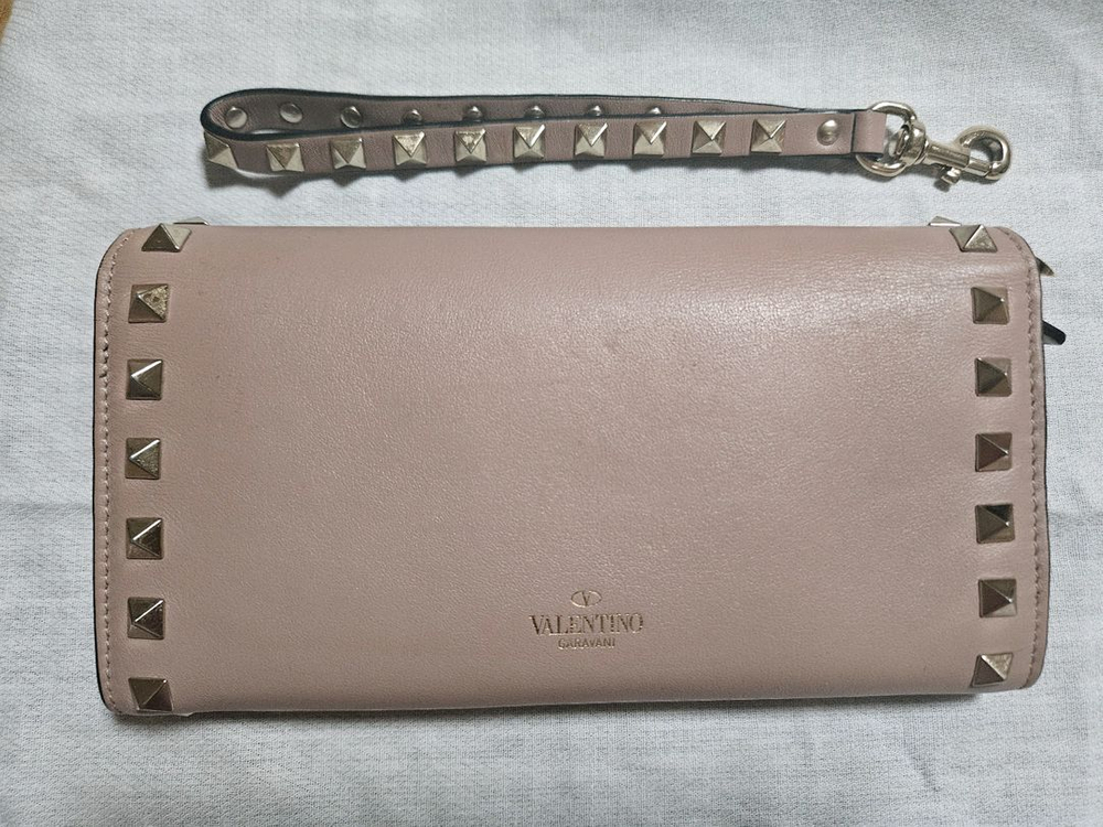 스터드 장식 클러치백--1