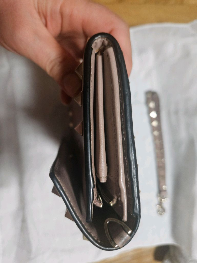 스터드 장식 클러치백--6