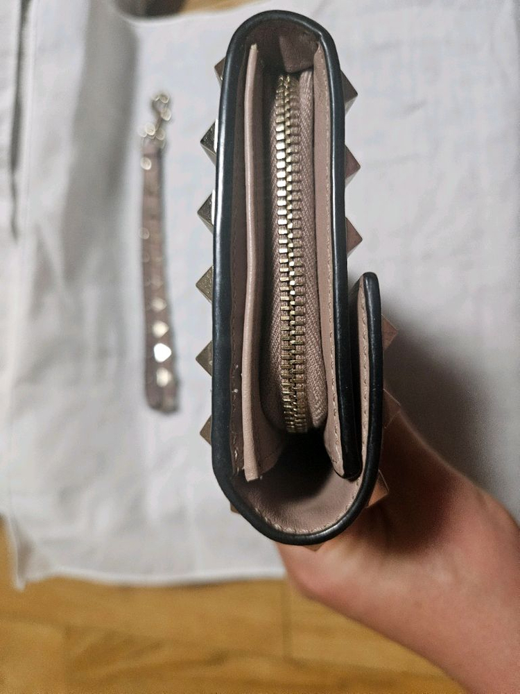 스터드 장식 클러치백--7