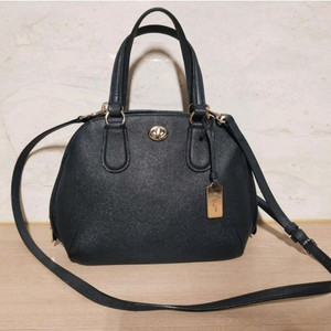 코치 금장턴락장식 사첼 3way백