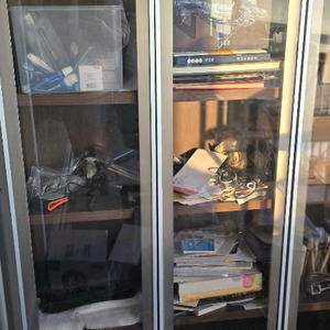 [급처/1층내려드림] 알루미늄 프레임 유리 장식장/진열장 (2/24 이삿날)