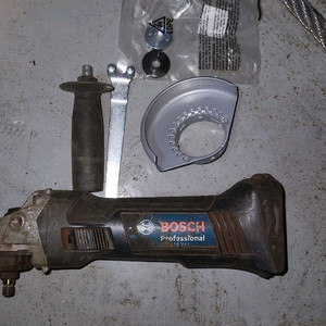 보쉬 충전 그라인더 베어툴 싸게팔아요 이미지