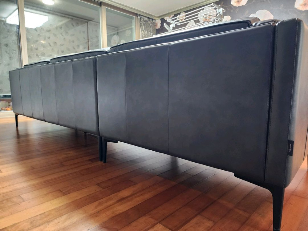 까사미아 4인용 가죽 소파(배송비 포함) 이미지