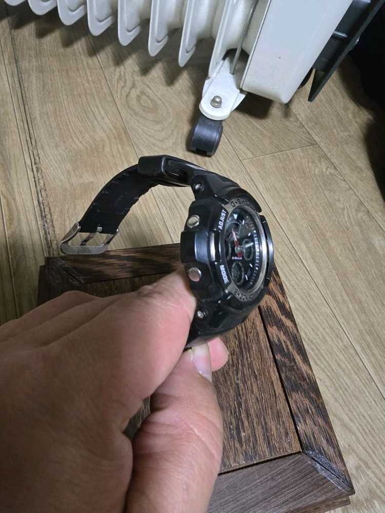 카시오 지샥 AW-590검정색 손목시계--4