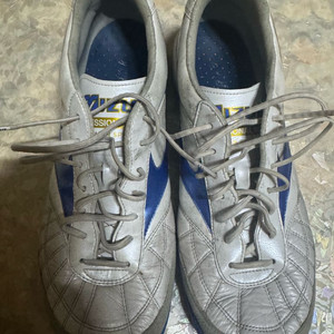 미즈노 살라재팬 260사이즈 풋살화