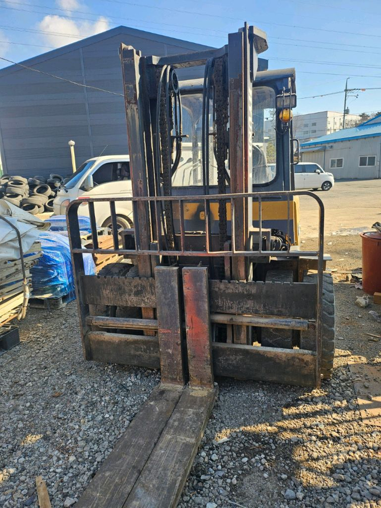 현대 4.5톤 자동발 디젤중고지게차 이미지