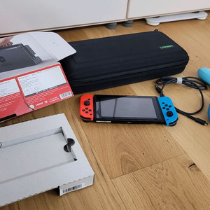 닌텐도스위치 구형 풀박스(팀파이트 매니저, 레고 마블 슈퍼히어로2, 포켓몬소드 실드 익스팬션 패스) 이미지