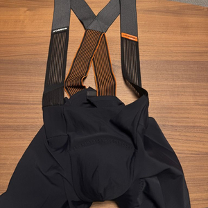 아소스 이큅 RS 빕숏 S11