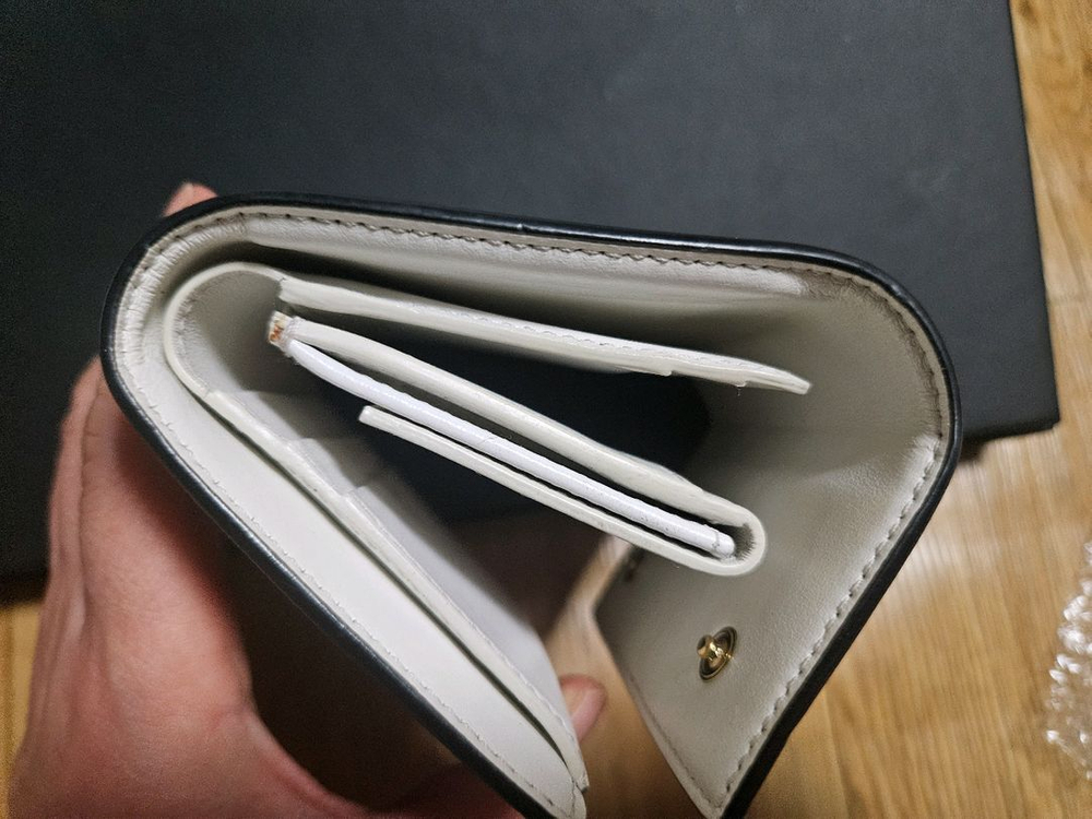 셀린느 트리옹프 캔버스 여성 3단 반지갑--5