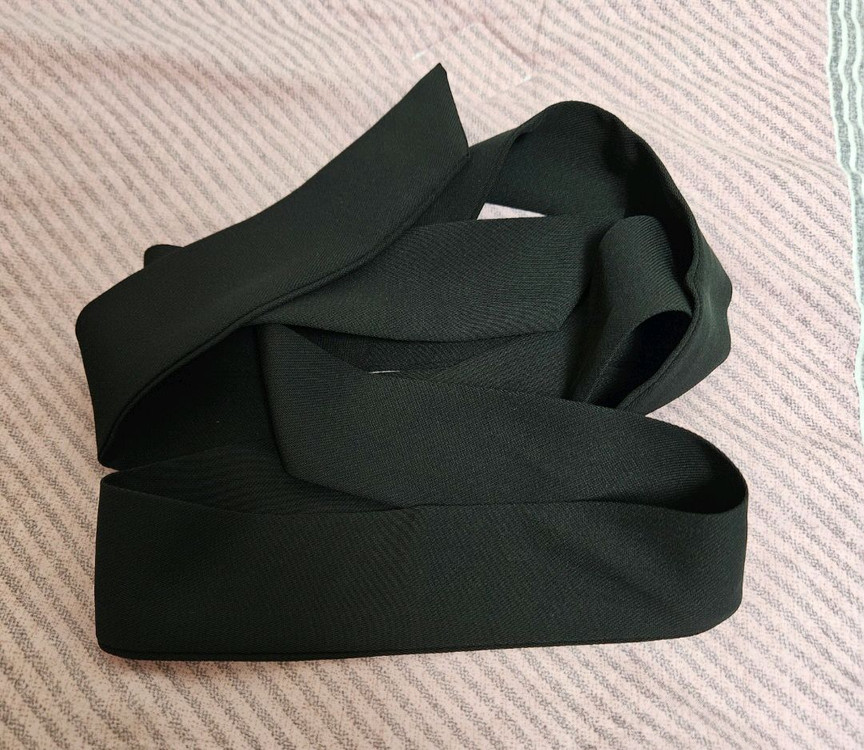 [새상품]리리앤코 파리랑데뷰 빅카라 프릴 배색 타이 블라우스 화이트--9