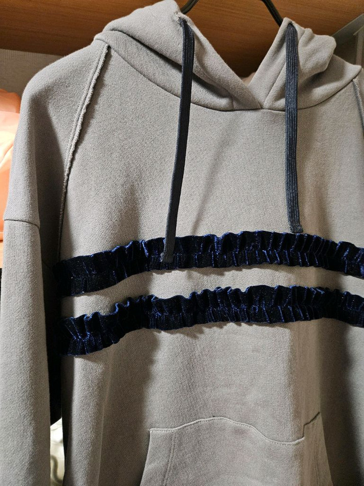 프릴 후드 티셔츠(새상품)--1