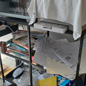 이케아(IKEA) 빗셰 철제 유리 선반장 팝니다