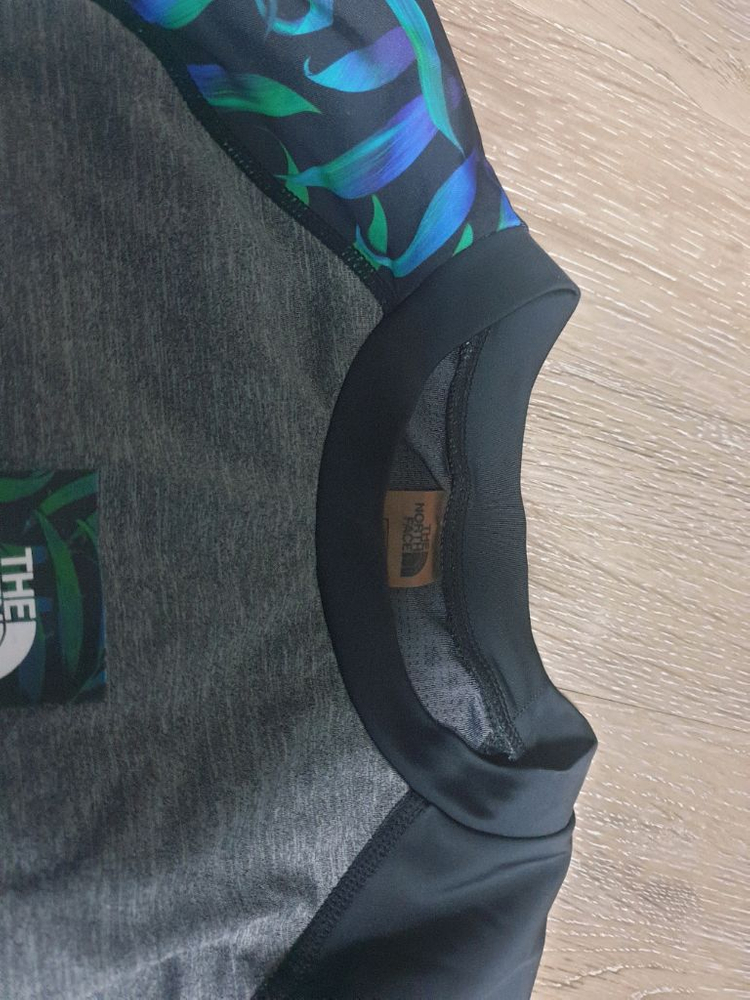 노스페이스 여성 레쉬가드 90M--4