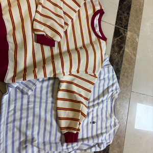 아워 라지 새제품 티 덤