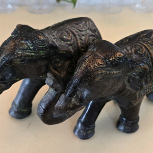 인도에서 직접 사 온 청동 코끼리 조각상 2점 세트 (재물운/집들이 선물 추천)