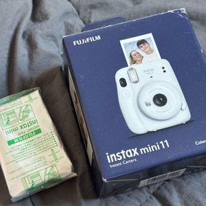 인스탁스 미니 11 폴라로이드 카메라 이미지