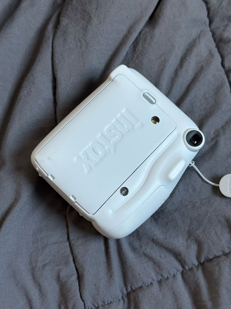 인스탁스 미니 11 폴라로이드 카메라 이미지