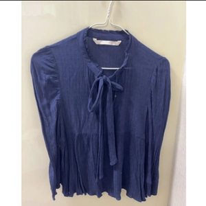 자라 네이비 블라우스 이미지