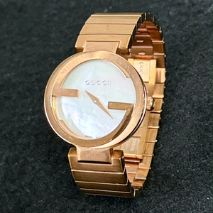 GUCCI 구찌 YA133515 인터로킹 GG 자개 메탈시계 여성시계 상태좋음