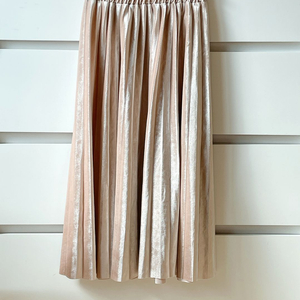 벨로아 베이지 골드 펄 플리츠 롱스커트 밴딩 미디스커트