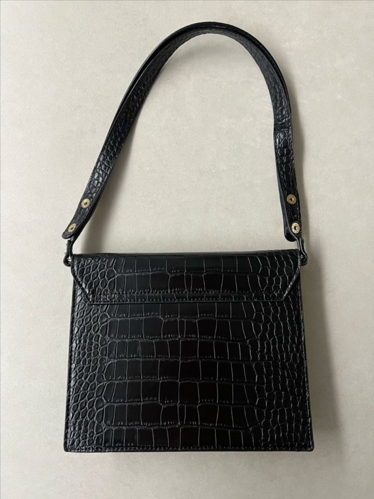 심플한 블랙 크로커패턴 미니 토트 겸 숄더백 이미지