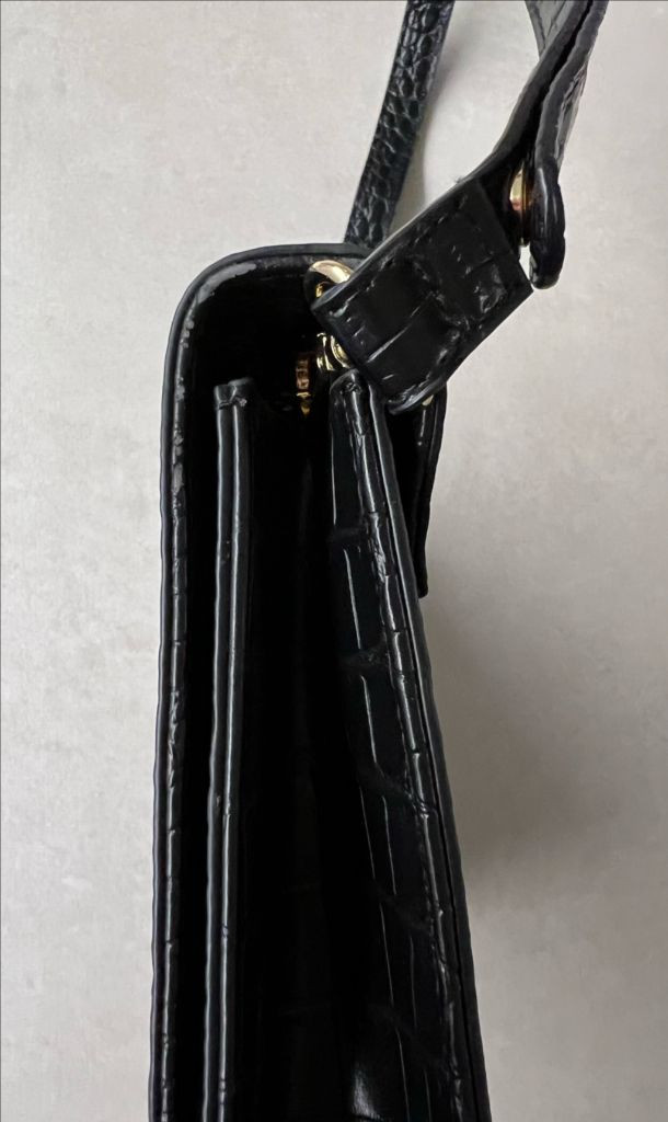 심플한 블랙 크로커패턴 미니 토트 겸 숄더백 이미지