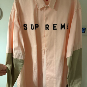 슈프림 레터링 베색 버튼셔츠 레드라벨( L사이즈1회착용)
