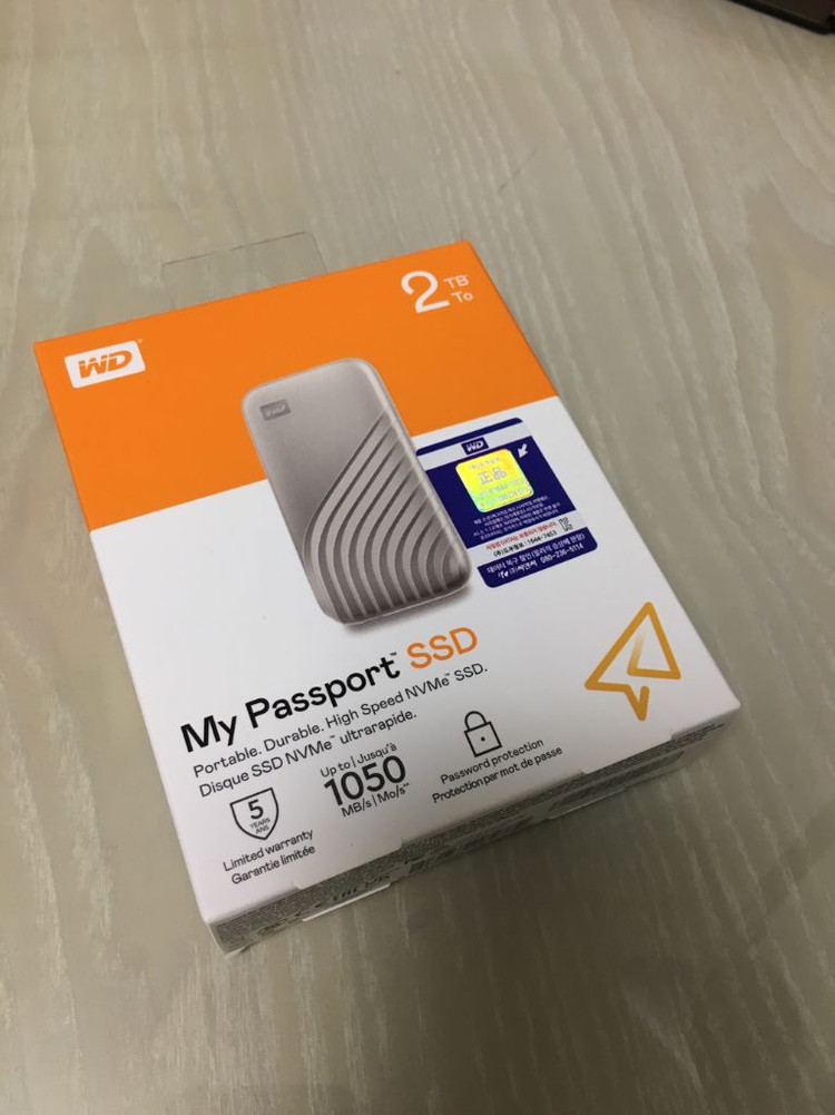 WD mypassport 외장ssd 2tb 미개봉--0