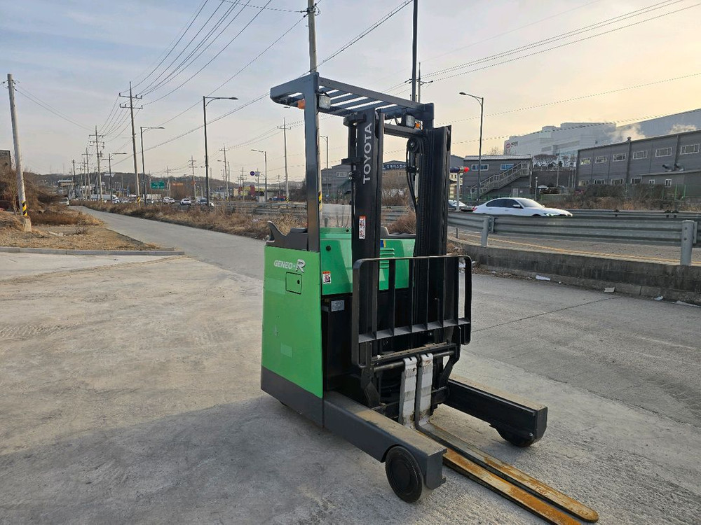 토요타 1.5톤 입승식 리치 전동지게차(20년식 배터리) 600만원--2