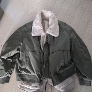 시스템옴므 정품 레이어드 양털 패딩 카키 자켓 100사이즈