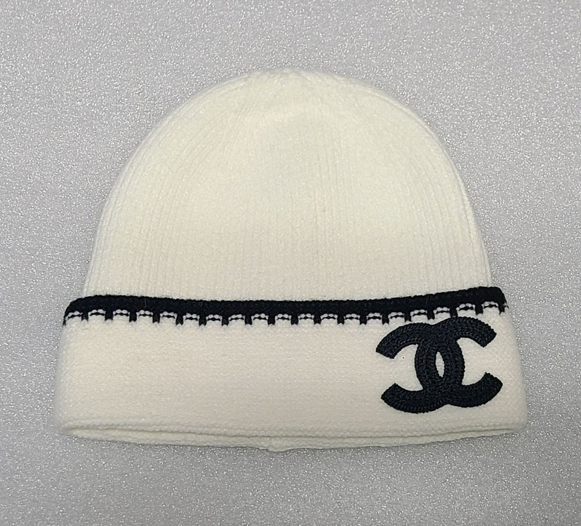 샤넬 더블 cc 로고 비니 블랙/ 화이트--1