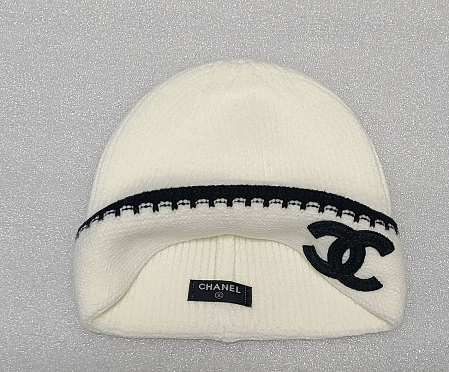 샤넬 더블 cc 로고 비니 블랙/ 화이트--3