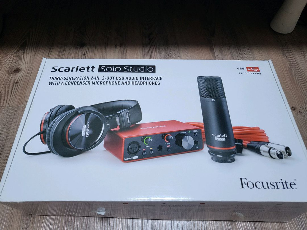 스칼렛 솔로 3세대 오디오 인터페이스, 스튜디오 3세대 페키지--1